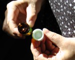 Satya Boddy Oil Vorf&uuml;hrung 1